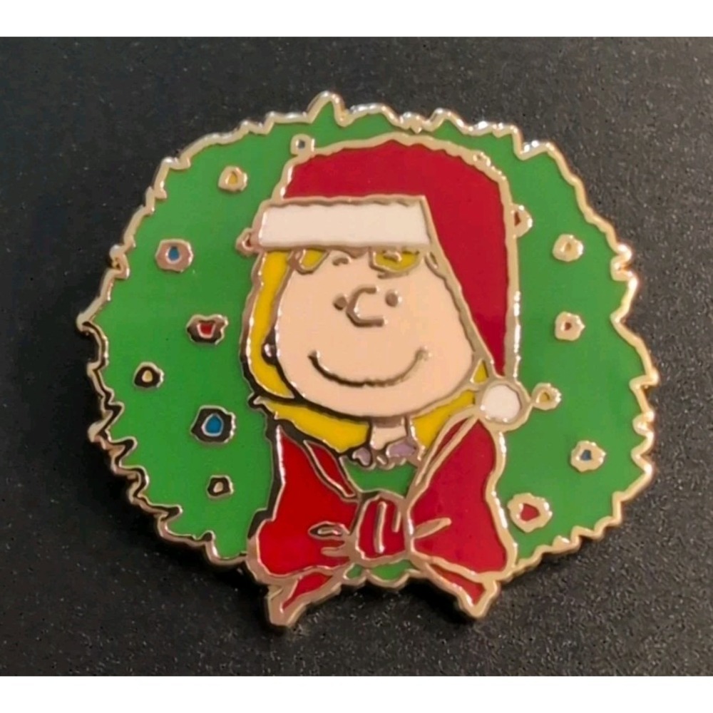 Loungefly Peanuts Snoppy & Gang Holiday Wreath Pin Blind Box Sally